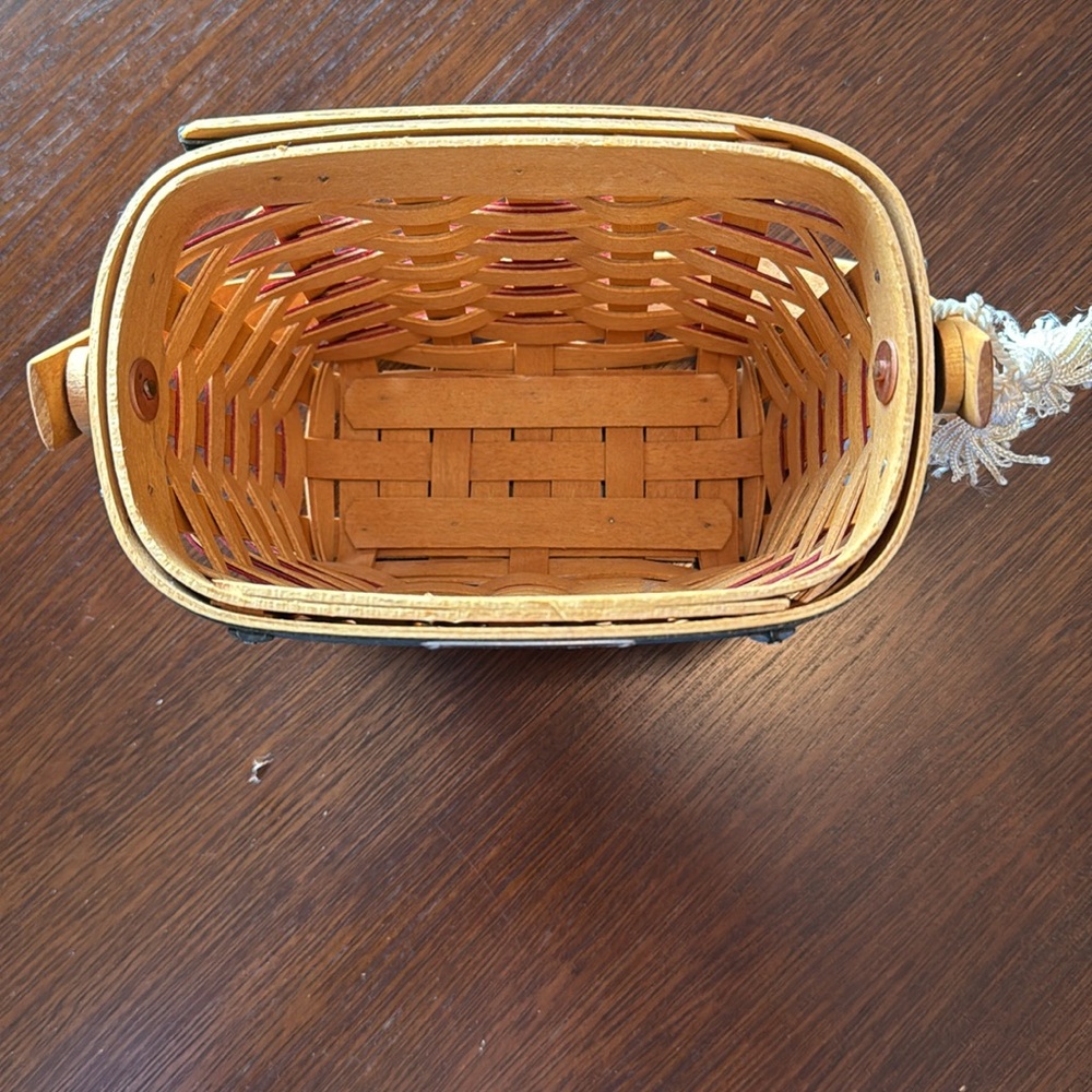 Longaberger 2001 Inaugural Basket - Picture 3 of 8